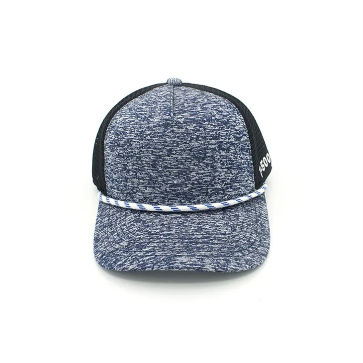 Személyre szabott téli sapkák