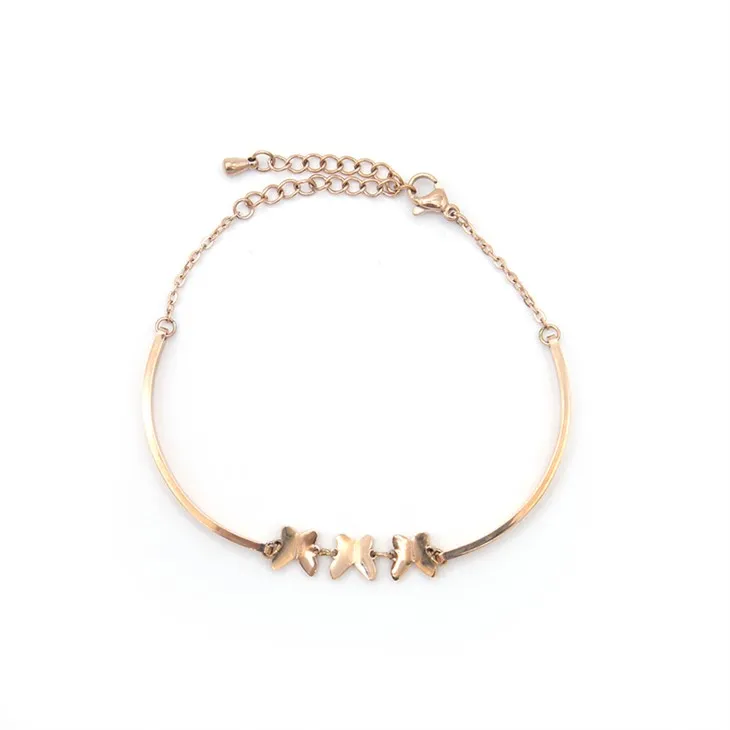 Rózsa virágos karkötő